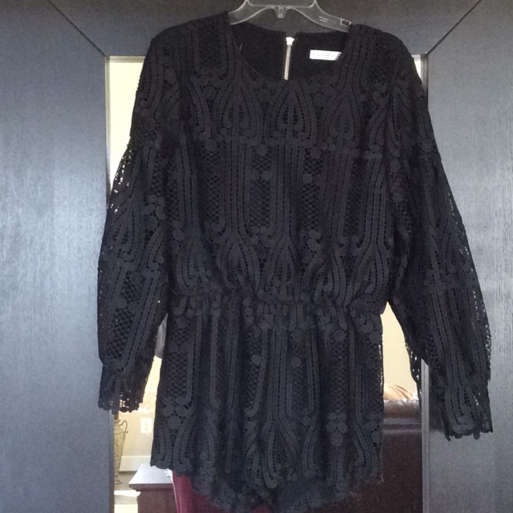 Ministry of style black lace shorts jumper.